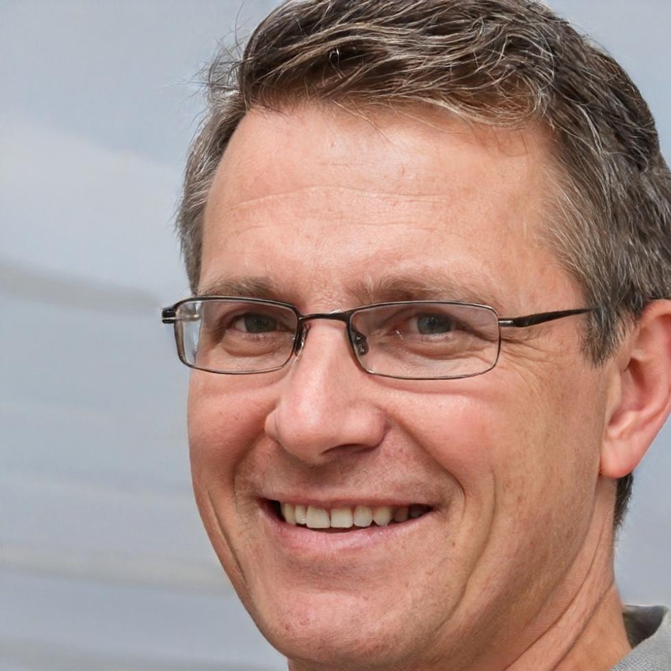 Portrait of Radosław Kędzior, lead sales educator at Jelifao